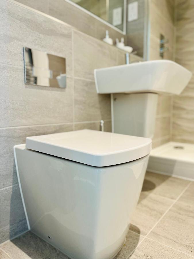 Fabulous One Bedroom Apartment Near Old Trafford Stadium Manchester Exterior photo